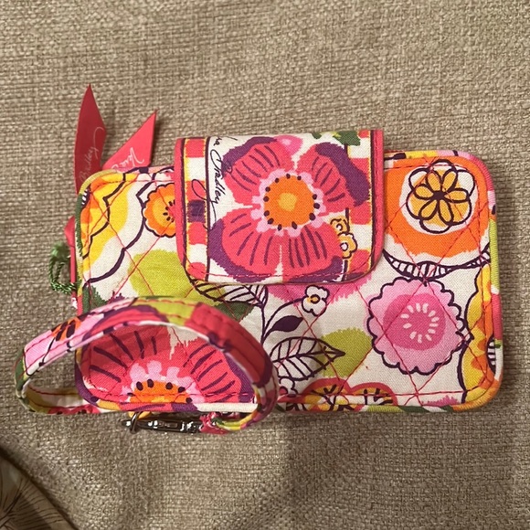 Vera Bradley Accessories - Vera Bradley “Clementine”. Credit Card Case. New without tags.